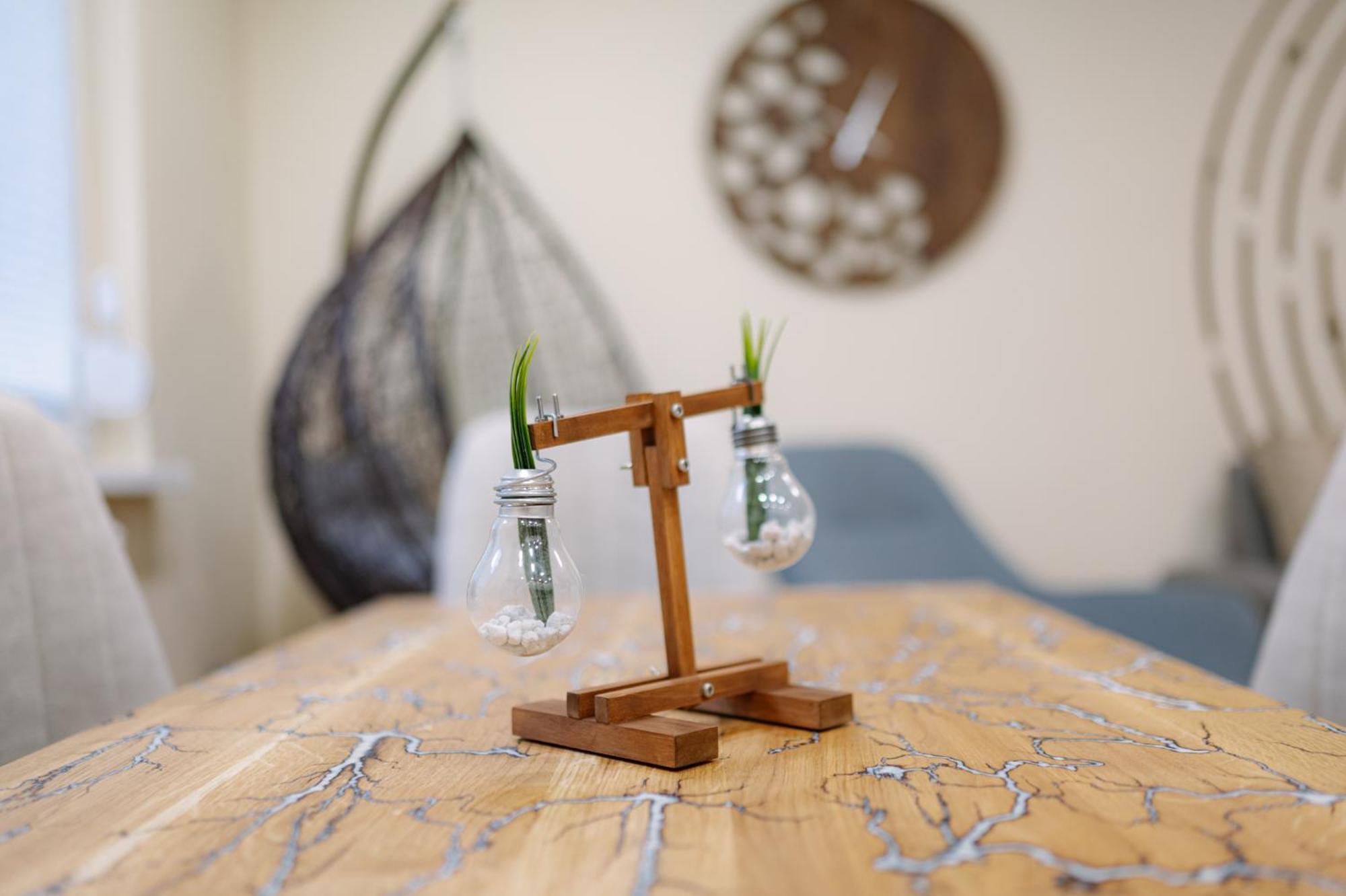 Center Retreat, Close To Main Street, Free Parking *